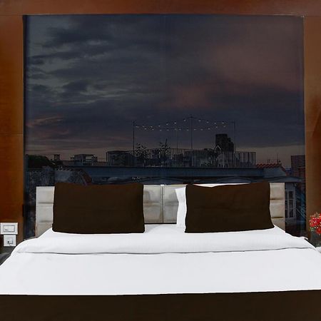 Hotel Super Collection O Railway Station Road Near Clock Tower Ludhiana Esterno foto
